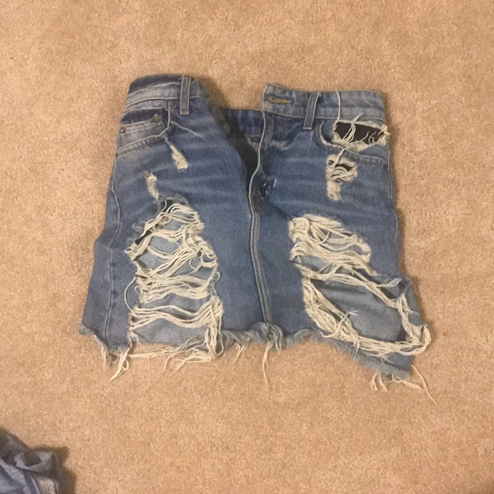 Carmar distressed denim skirt size 26